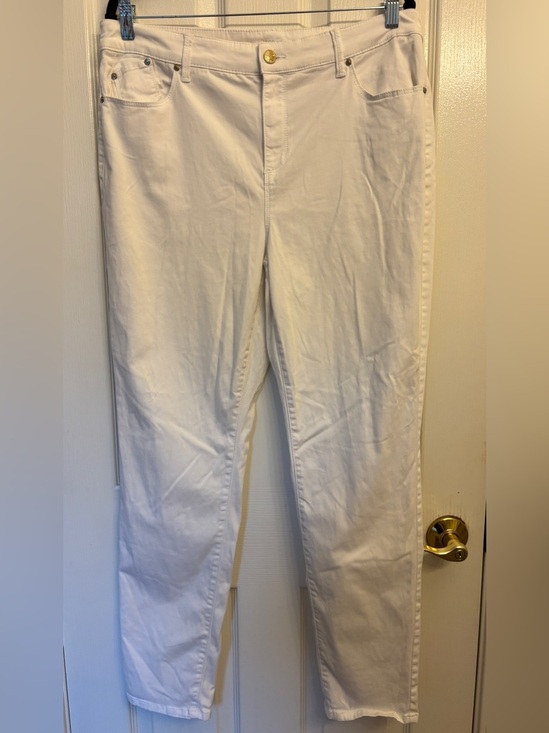 Chico's Pants - Chico’s White Soft White Jegging ~ Women’s 12/14 & Chico’s Size 2.5